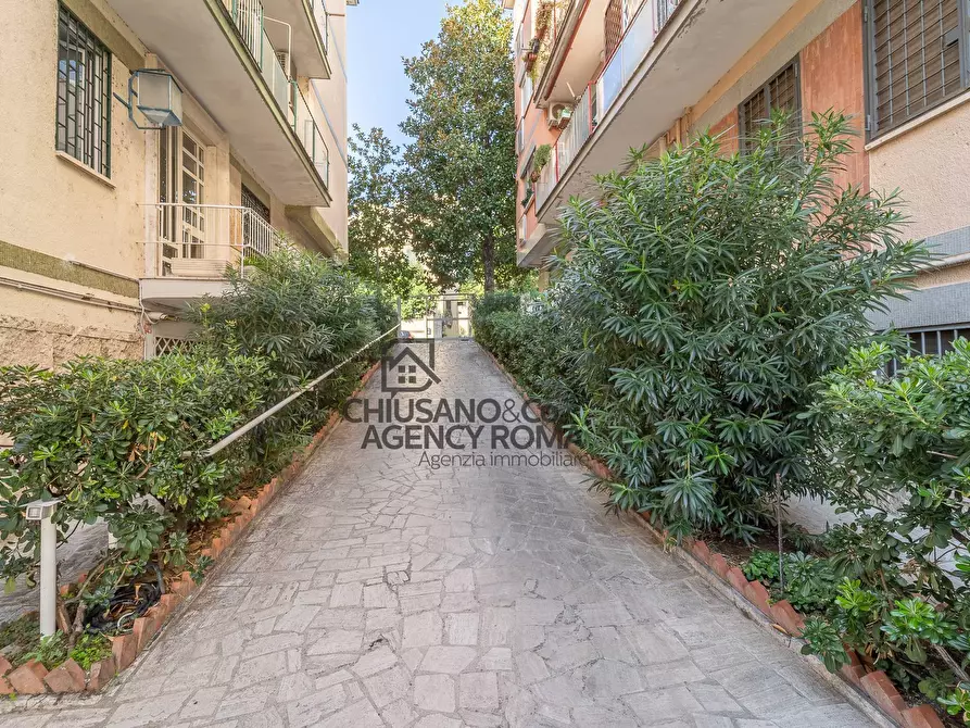 Immagine 44 di Appartamento in vendita  in Via Capo Peloro a Roma