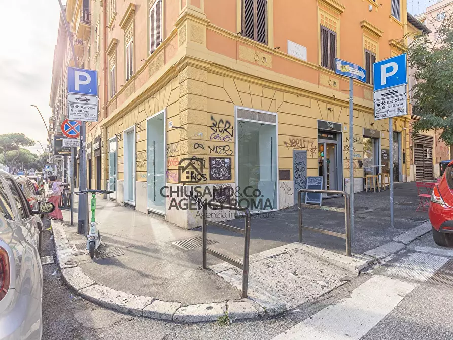 Immagine 28 di Locale commerciale in affitto  in Via Appia Nuova 108/110/112 a Roma