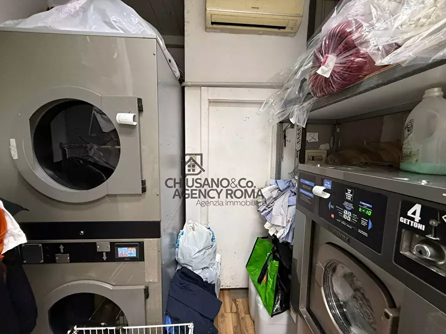 Immagine 9 di Locale commerciale in vendita  in Via Rimini 25B a Roma