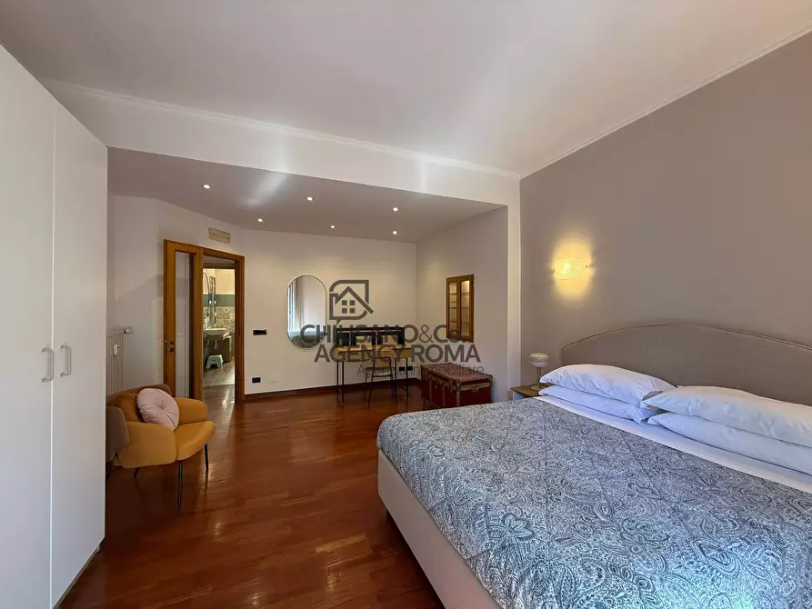 Immagine 10 di Appartamento in affitto  in Via Sermide 13 a Roma