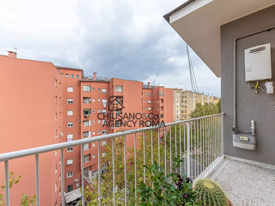 Immagine 34 di Appartamento in vendita  in Via Flavio Stilicone 134 a Roma