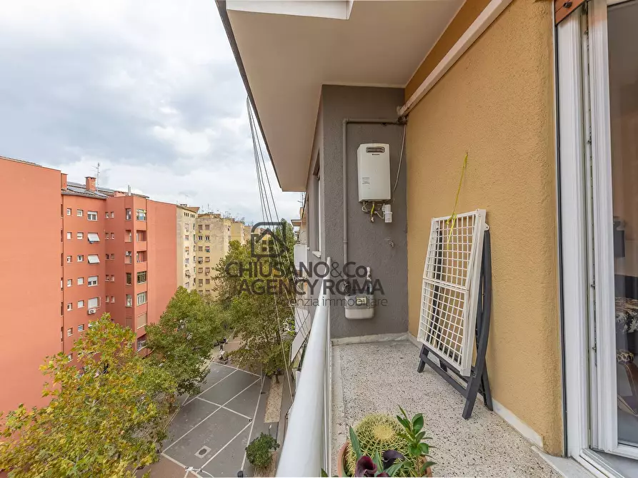 Immagine 36 di Appartamento in vendita  in Via Flavio Stilicone 134 a Roma
