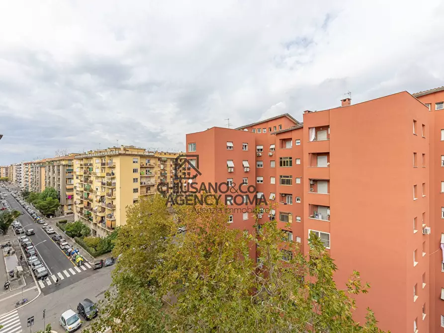 Immagine 37 di Appartamento in vendita  in Via Flavio Stilicone 134 a Roma