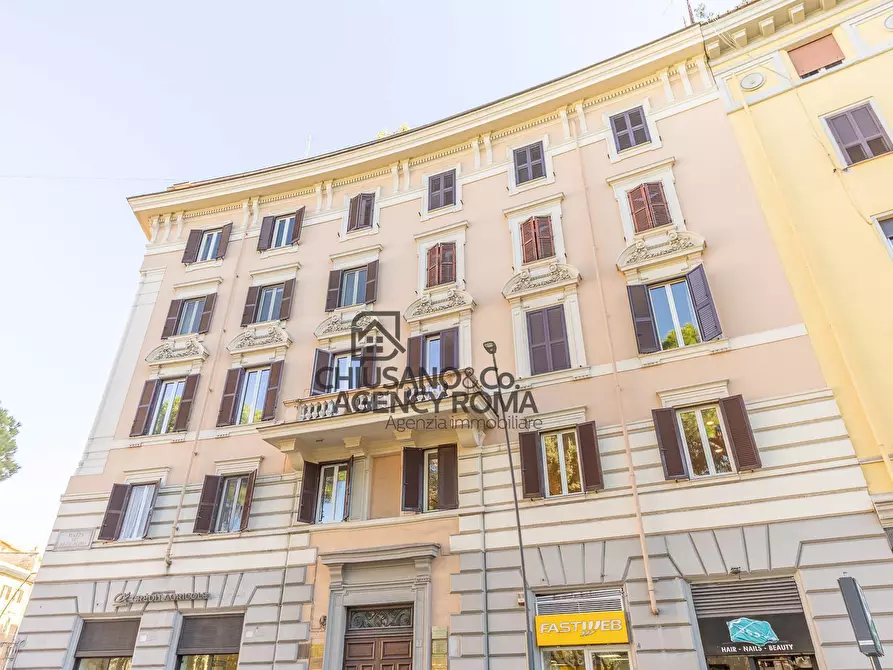 Immagine 32 di Appartamento in vendita  in Piazza Dei Re Di Roma 3 a Roma
