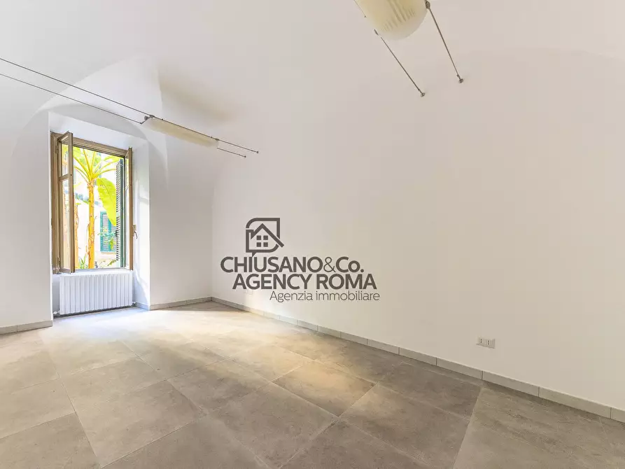 Immagine 23 di Appartamento in vendita  in Piazza Dei Re Di Roma 3 a Roma