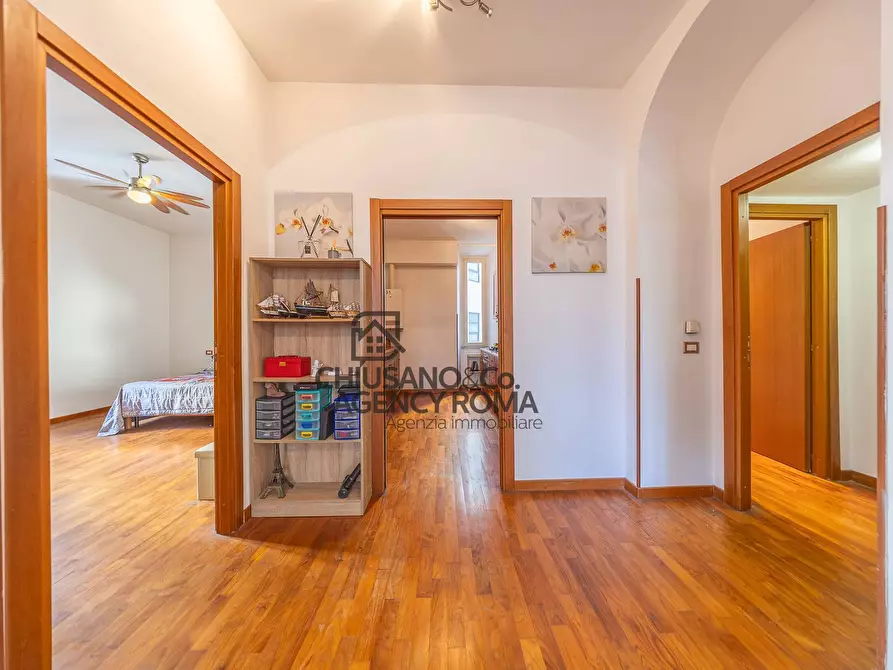 Immagine 13 di Appartamento in vendita  in Via Albalonga 21 a Roma