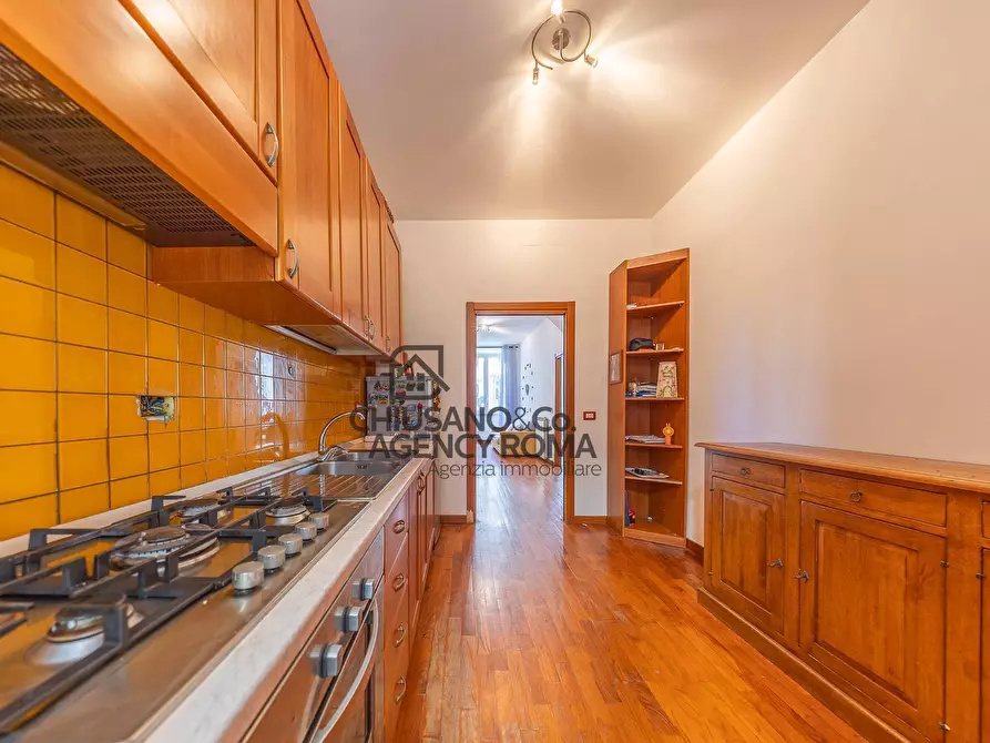 Immagine 17 di Appartamento in vendita  in Via Albalonga 21 a Roma