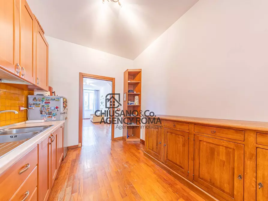 Immagine 14 di Appartamento in vendita  in Via Albalonga 21 a Roma