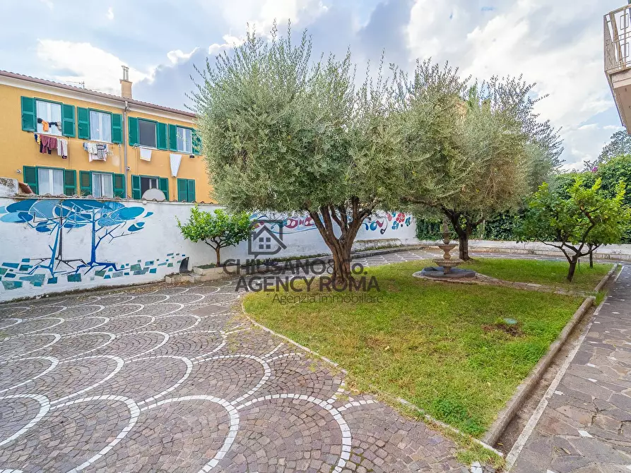 Immagine 86 di Villa in vendita  in Via Tre Taberne a Roma