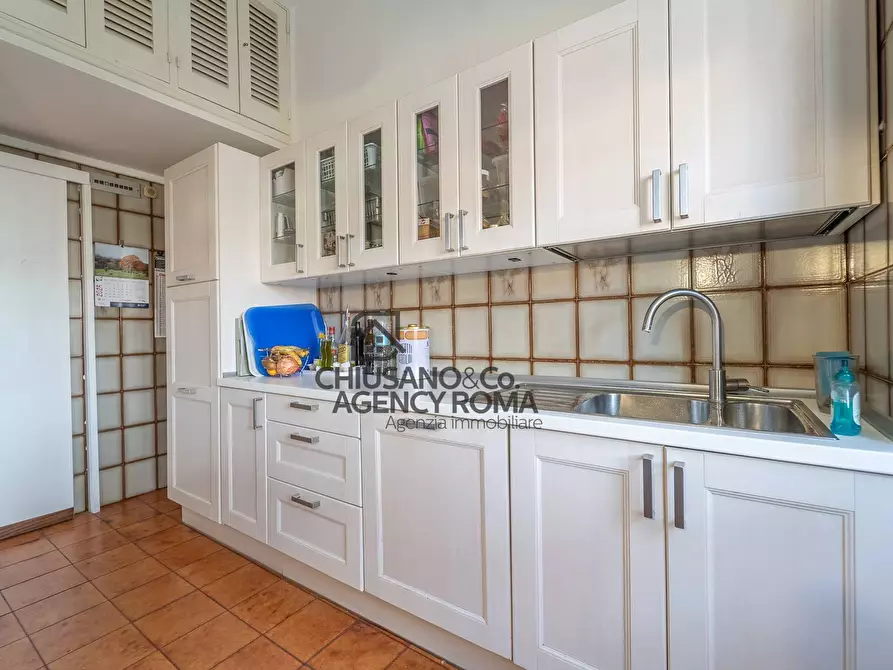 Immagine 12 di Villa in vendita  in Via Tre Taberne a Roma