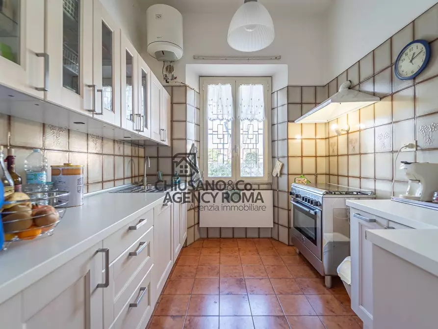 Immagine 13 di Villa in vendita  in Via Tre Taberne a Roma