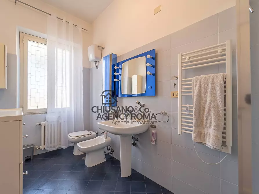 Immagine 28 di Villa in vendita  in Via Tre Taberne a Roma