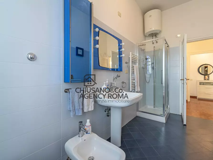 Immagine 30 di Villa in vendita  in Via Tre Taberne a Roma