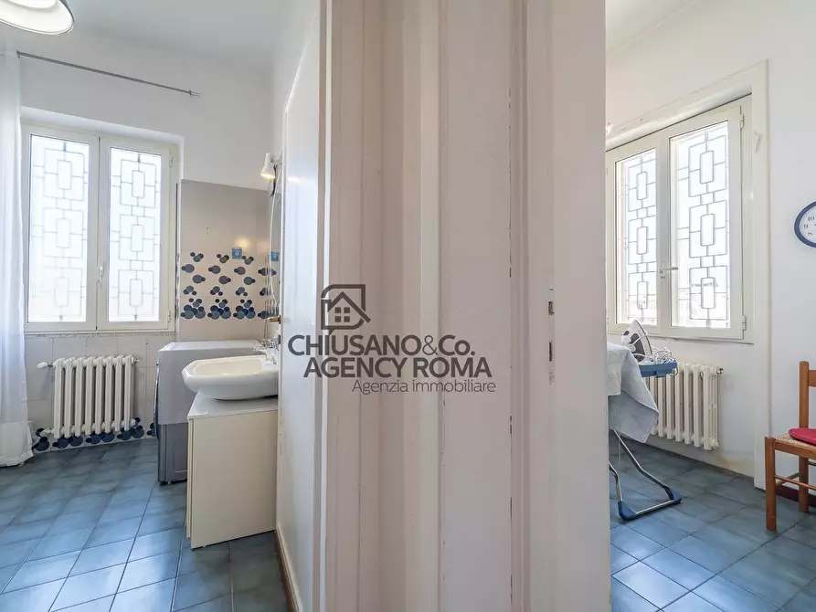 Immagine 36 di Villa in vendita  in Via Tre Taberne a Roma