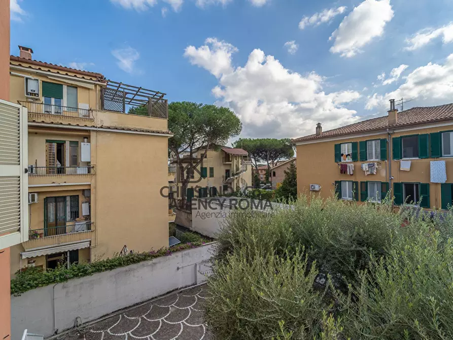 Immagine 70 di Villa in vendita  in Via Tre Taberne a Roma