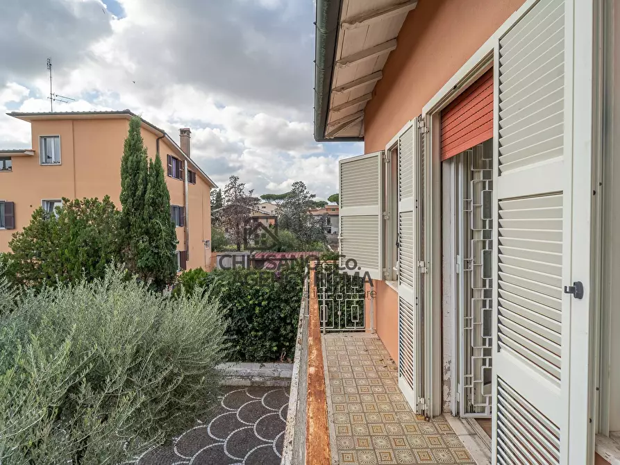 Immagine 65 di Villa in vendita  in Via Tre Taberne a Roma