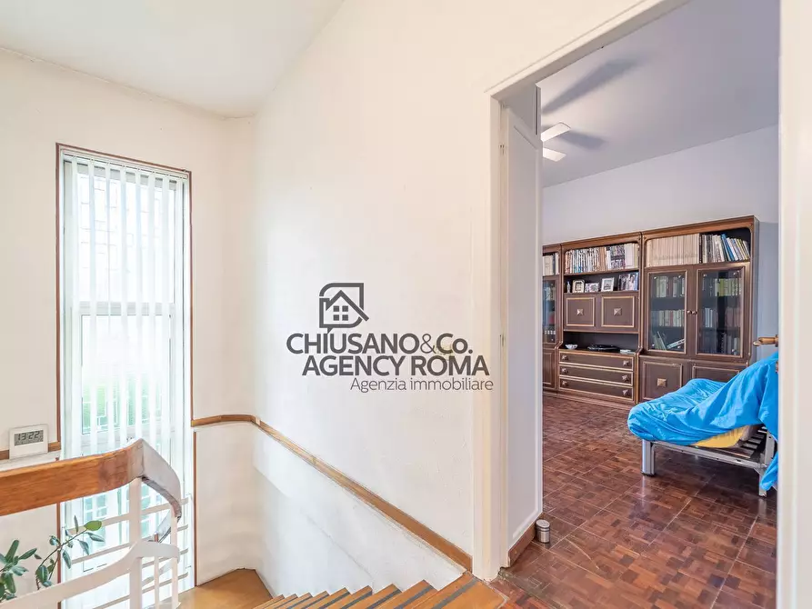 Immagine 53 di Villa in vendita  in Via Tre Taberne a Roma