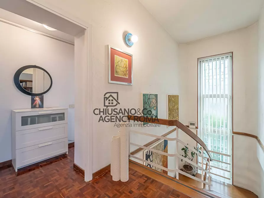 Immagine 59 di Villa in vendita  in Via Tre Taberne a Roma