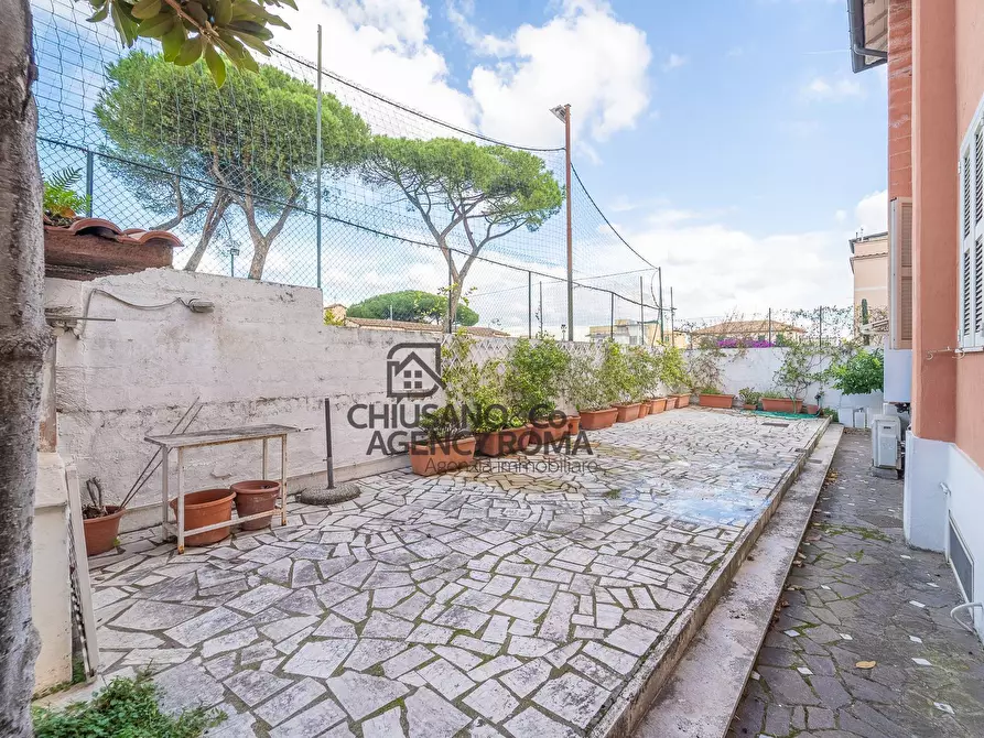Immagine 74 di Villa in vendita  in Via Tre Taberne a Roma