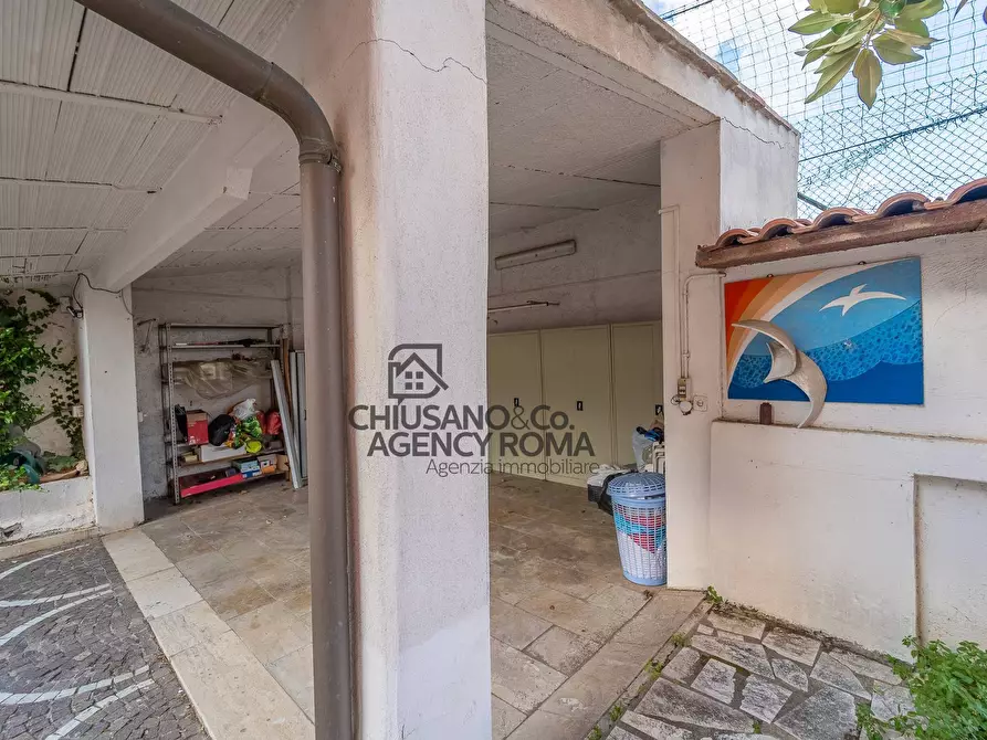 Immagine 75 di Villa in vendita  in Via Tre Taberne a Roma