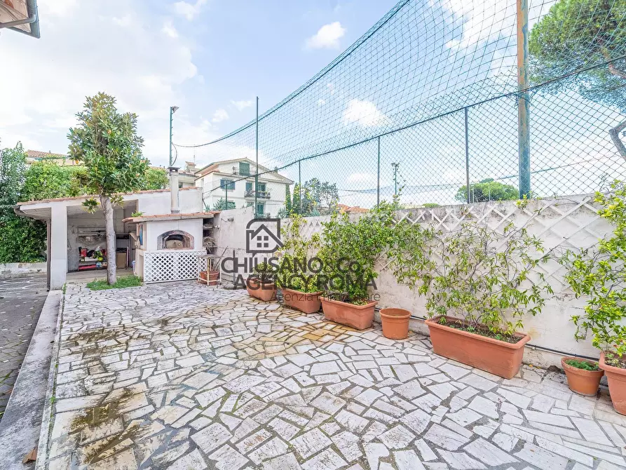 Immagine 80 di Villa in vendita  in Via Tre Taberne a Roma