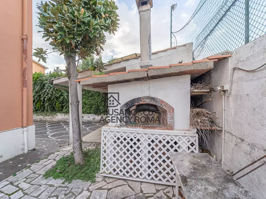 Immagine 81 di Villa in vendita  in Via Tre Taberne a Roma