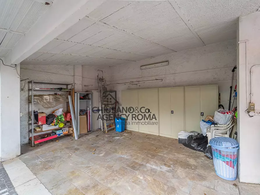 Immagine 82 di Villa in vendita  in Via Tre Taberne a Roma