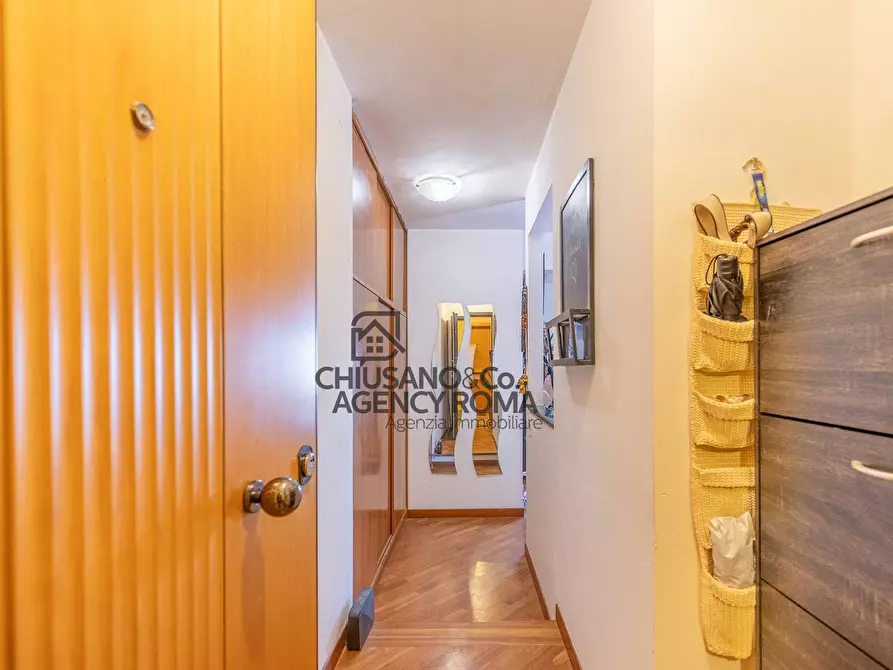Immagine 3 di Appartamento in vendita  in Via Francesco Menzio 30 a Roma