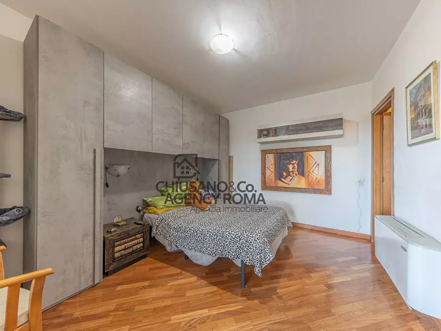 Immagine 10 di Appartamento in vendita  in Via Francesco Menzio 30 a Roma