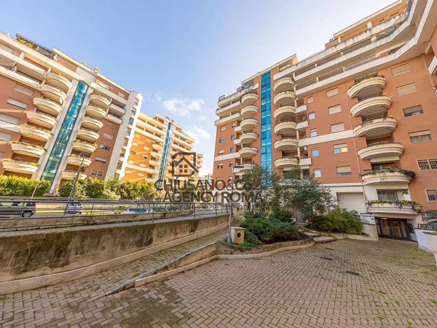 Immagine 21 di Appartamento in vendita  in Via Francesco Menzio 30 a Roma