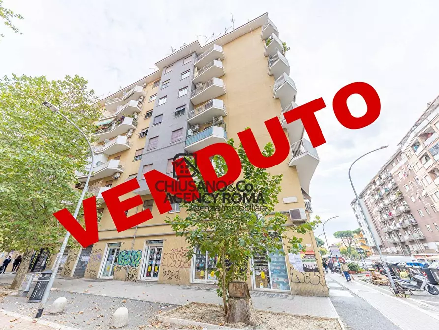 Immagine 1 di Appartamento in vendita  in Via Flavio Stilicone 134 a Roma