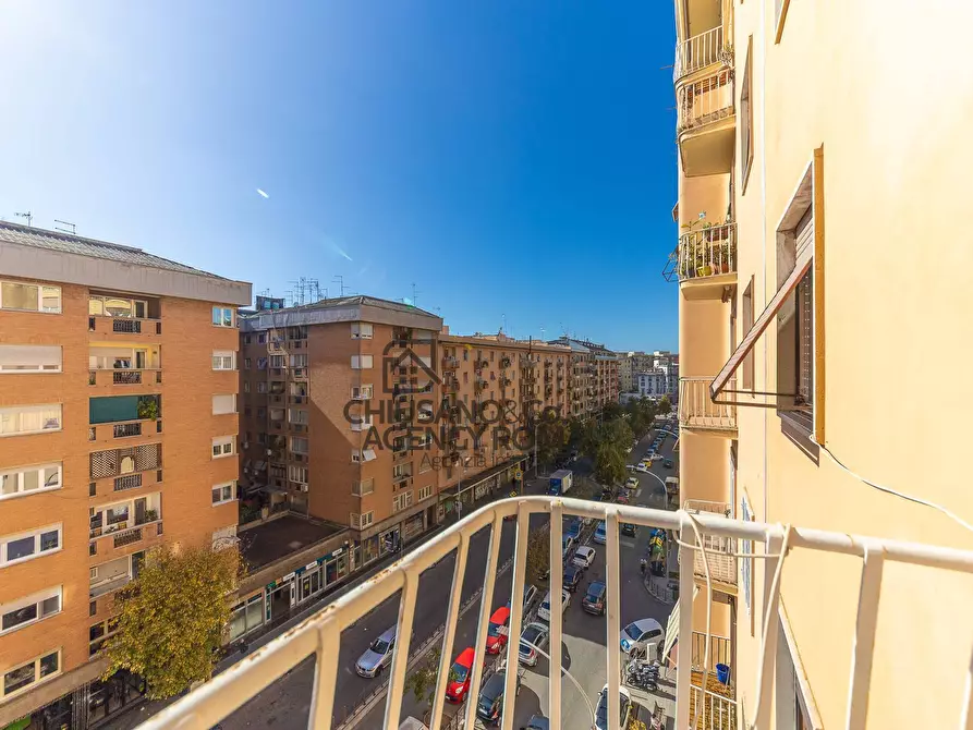 Immagine 67 di Appartamento in vendita  in Via Delle Cave 79 a Roma