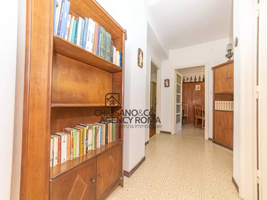 Immagine 4 di Appartamento in vendita  in Via Delle Cave 79 a Roma