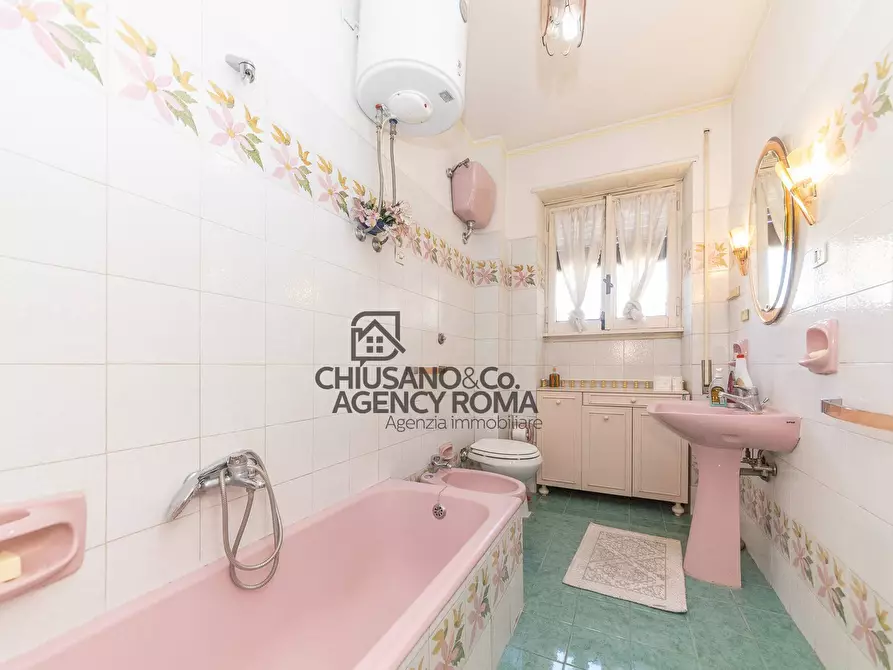 Immagine 27 di Appartamento in vendita  in Via Delle Cave 79 a Roma