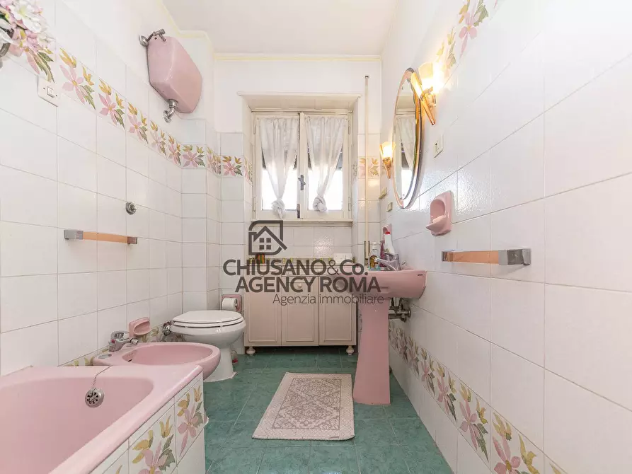 Immagine 29 di Appartamento in vendita  in Via Delle Cave 79 a Roma