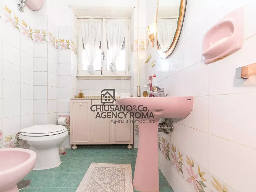 Immagine 30 di Appartamento in vendita  in Via Delle Cave 79 a Roma