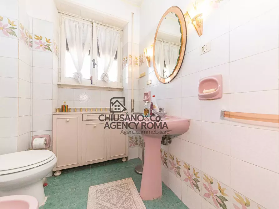 Immagine 31 di Appartamento in vendita  in Via Delle Cave 79 a Roma