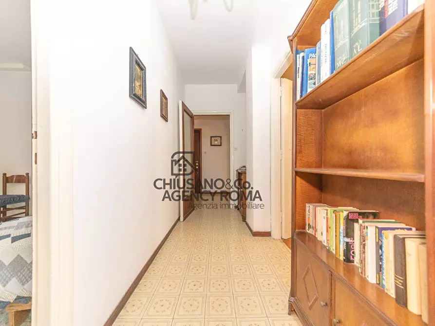 Immagine 36 di Appartamento in vendita  in Via Delle Cave 79 a Roma