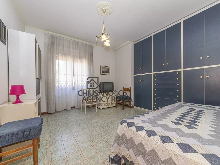 Immagine 38 di Appartamento in vendita  in Via Delle Cave 79 a Roma