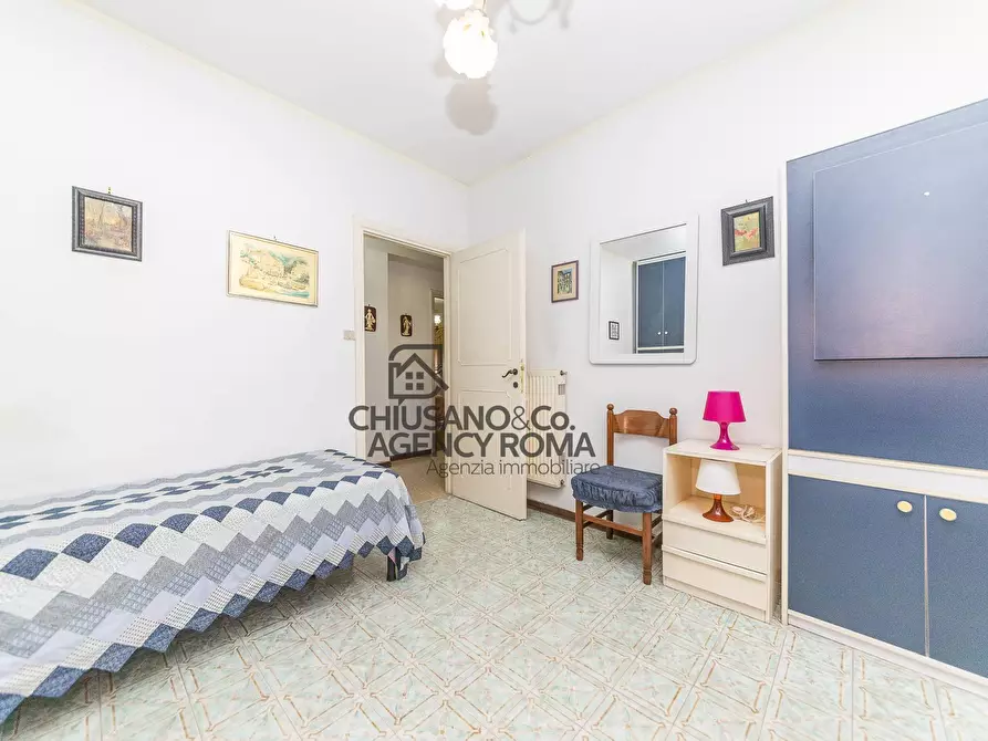 Immagine 43 di Appartamento in vendita  in Via Delle Cave 79 a Roma