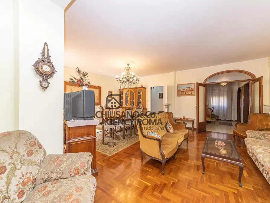 Immagine 53 di Appartamento in vendita  in Via Delle Cave 79 a Roma