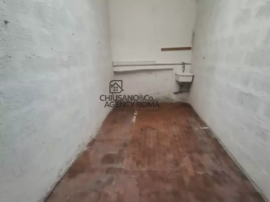 Immagine 2 di Box auto in vendita  in Via Colfelice 12 a Roma