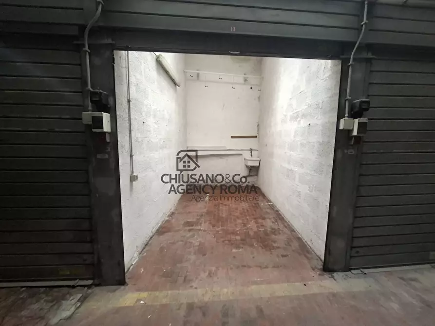 Immagine 1 di Box auto in vendita  in Via Colfelice 12 a Roma