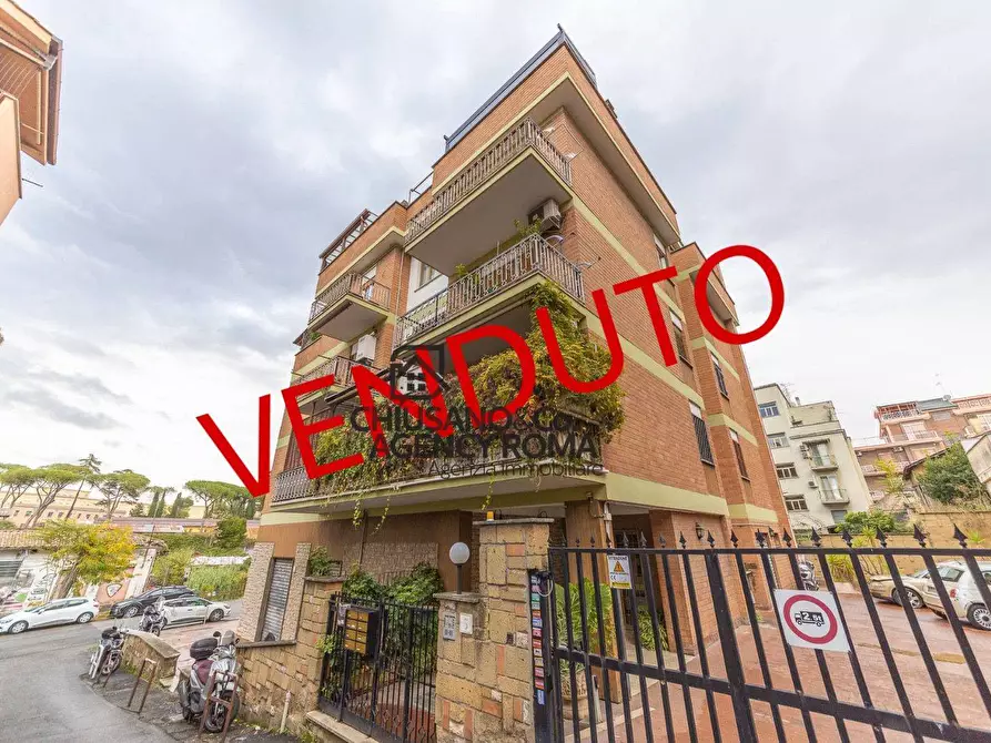 Immagine 1 di Appartamento in vendita  in Via Piero Aloisi 5 a Roma