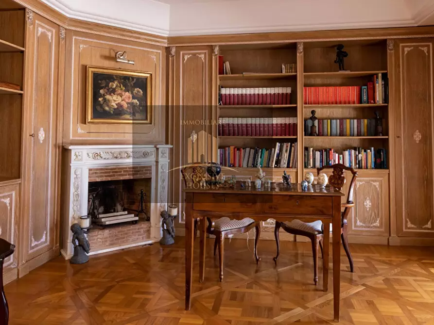 Immagine 27 di Villa in vendita  a Messina