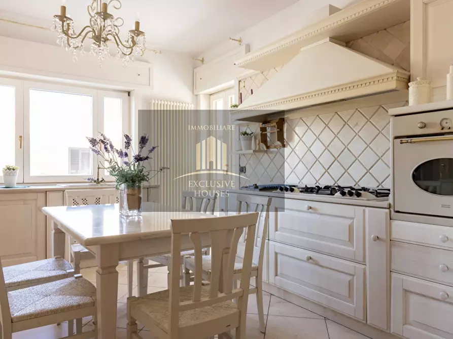 Immagine 34 di Villa in vendita  a Messina