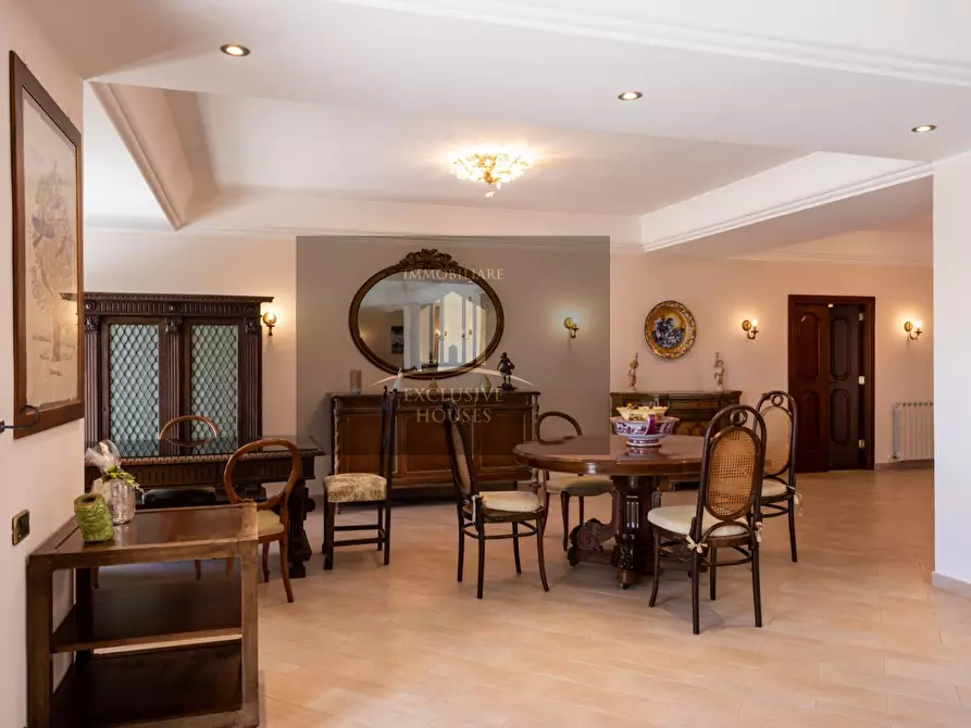 Immagine 41 di Villa in vendita  a Messina