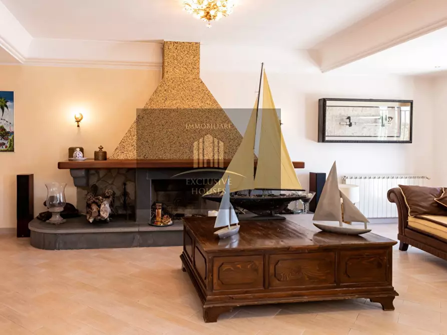 Immagine 44 di Villa in vendita  a Messina