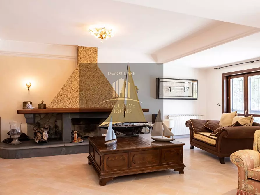 Immagine 45 di Villa in vendita  a Messina