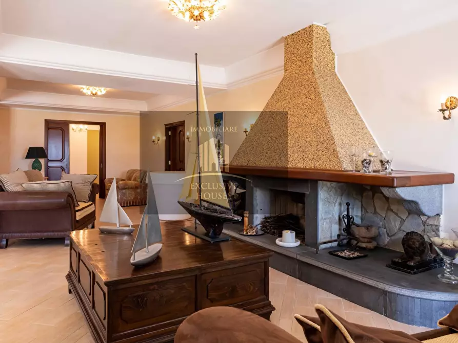 Immagine 47 di Villa in vendita  a Messina